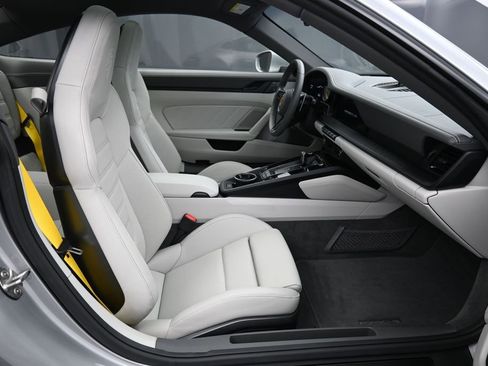 Certified 2024 Porsche 911 GT3 RS image 29