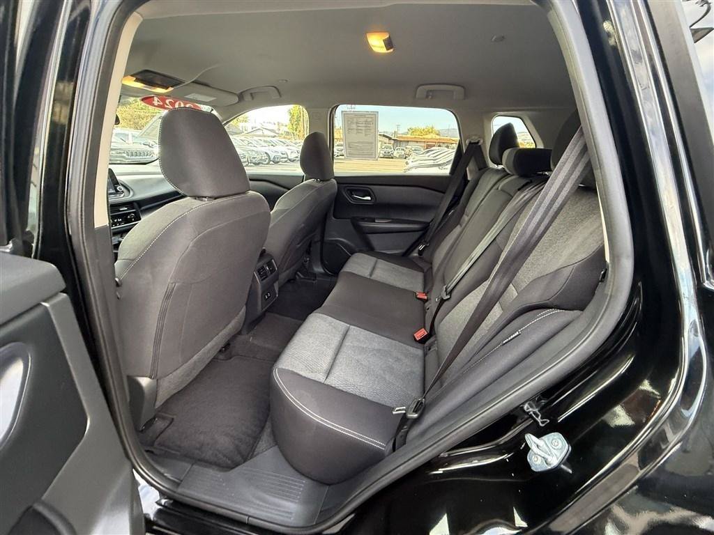 Used 2024 Nissan Rogue SV AWD/4WD image 18