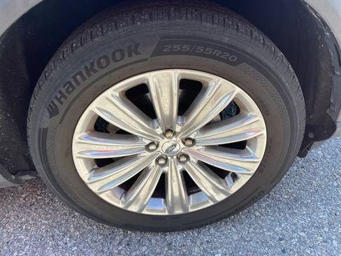 Used 2020 Ford Explorer Limited AWD/4WD image 7