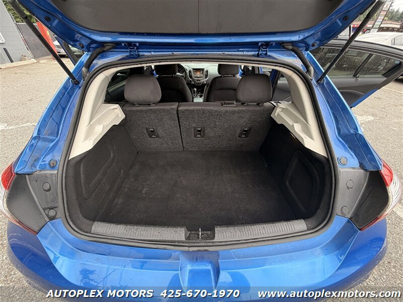 Used 2018 Chevrolet Cruze LT FWD image 18