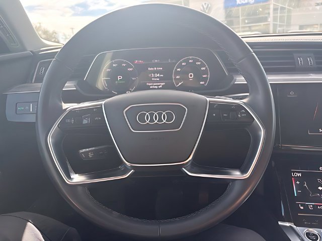Used 2024 Audi Q8 e-tron Premium Plus AWD/4WD image 18