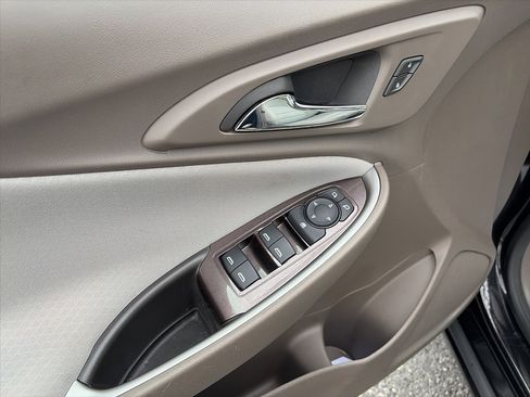 Used 2022 Chevrolet Malibu LS image 12