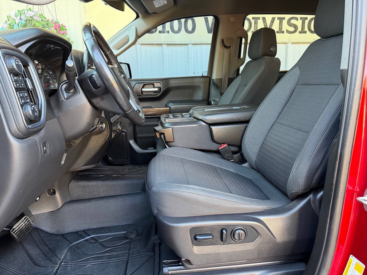 Used 2021 Chevrolet Silverado 1500 RST AWD/4WD image 13