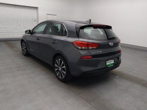 Used 2018 Hyundai Elantra GT FWD image 3