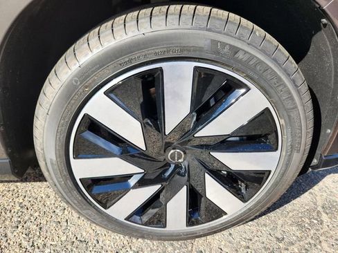 New 2025 Volvo EX90 Plus w/ Protection Package Premier image 16