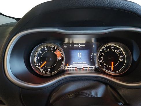 Used 2016 Jeep Cherokee Limited w/ Luxury Group image 9