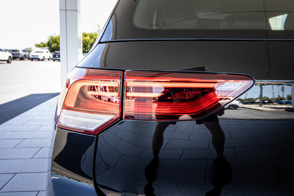 New 2026 Volkswagen GTI SE FWD image 16