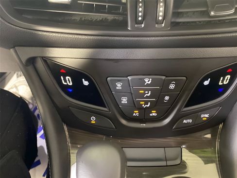 Used 2019 Buick Envision Essence AWD/4WD image 14