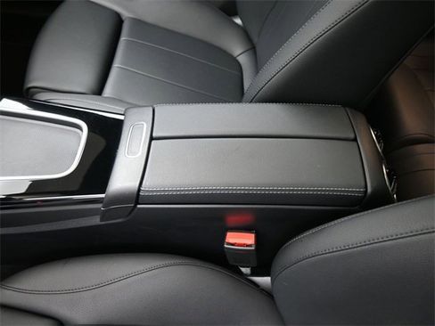 Used 2025 Mercedes-Benz CLA 250 image 9