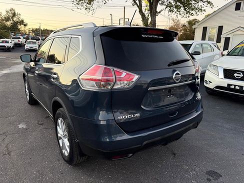 Used 2016 Nissan Rogue SV w/ SV Moonroof Package image 2