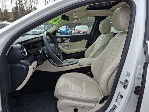 Used 2023 Mercedes-Benz E 350 4MATIC Sedan image 16