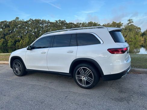 Used 2024 Mercedes-Benz GLS 450 4MATIC image 3