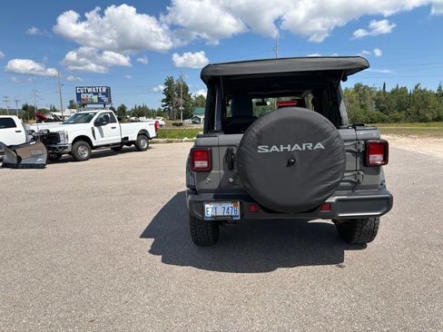 Used 2020 Jeep Wrangler Unlimited Sahara AWD/4WD image 11