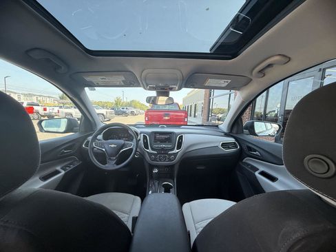 Used 2020 Chevrolet Equinox LS FWD image 16