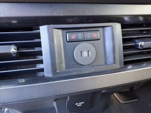 New 2026 Ford F350 Platinum w/ FX4 Off-Road Package image 18