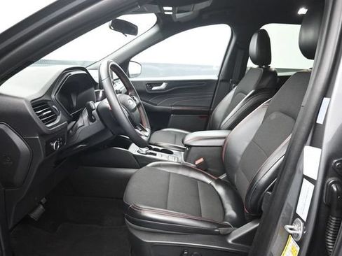 Used 2025 Ford Escape ST-Line AWD/4WD image 9
