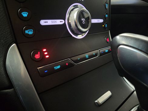 Used 2018 Ford Edge Titanium w/ Technology Package image 32