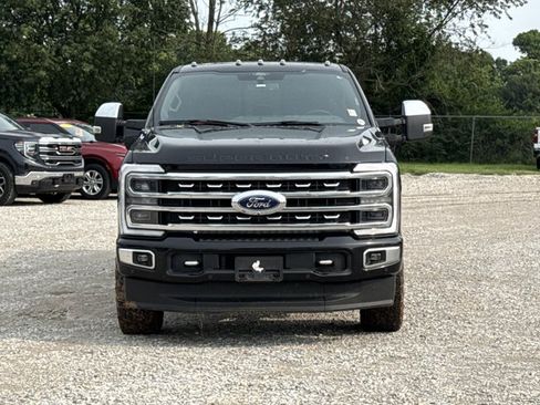 Used 2024 Ford F250 Platinum AWD/4WD image 2