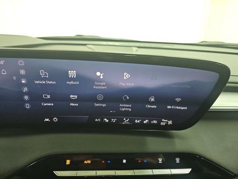 Used 2025 Buick Enclave Preferred image 5