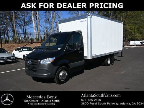 Used 2023 Mercedes-Benz Sprinter 4500 image 1