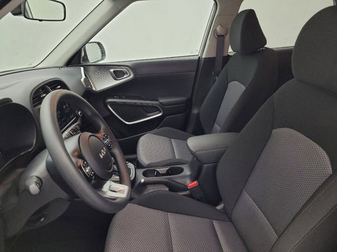 Used 2025 Kia Soul LX image 17