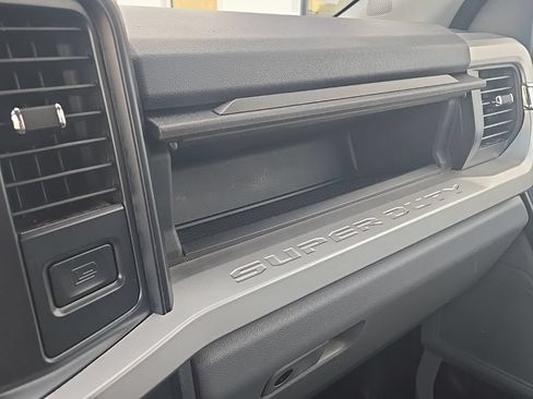 Used 2025 Ford F250 XLT AWD/4WD image 29