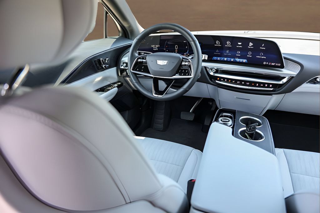 Certified 2025 Cadillac Lyriq Sport AWD/4WD image 25