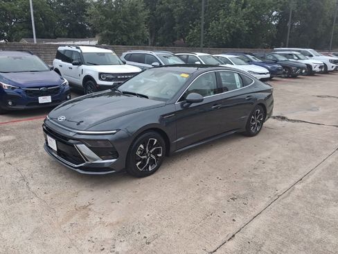 Used 2025 Hyundai Sonata SEL FWD image 1
