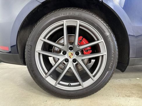 Certified 2022 Porsche Macan S w/ Premium Package Plus AWD/4WD image 16