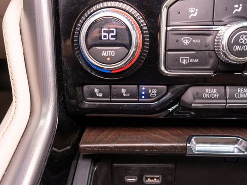 Used 2023 GMC Yukon Denali AWD/4WD image 24