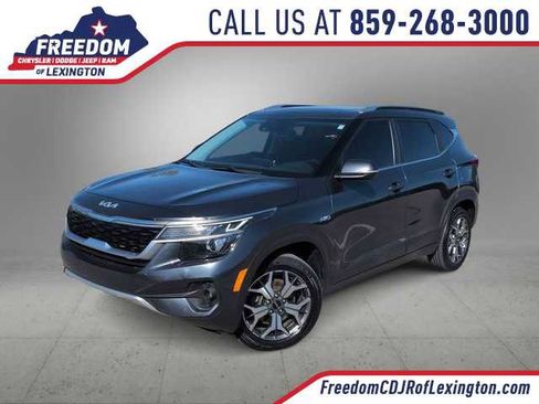 Used 2022 Kia Seltos EX AWD/4WD image 1