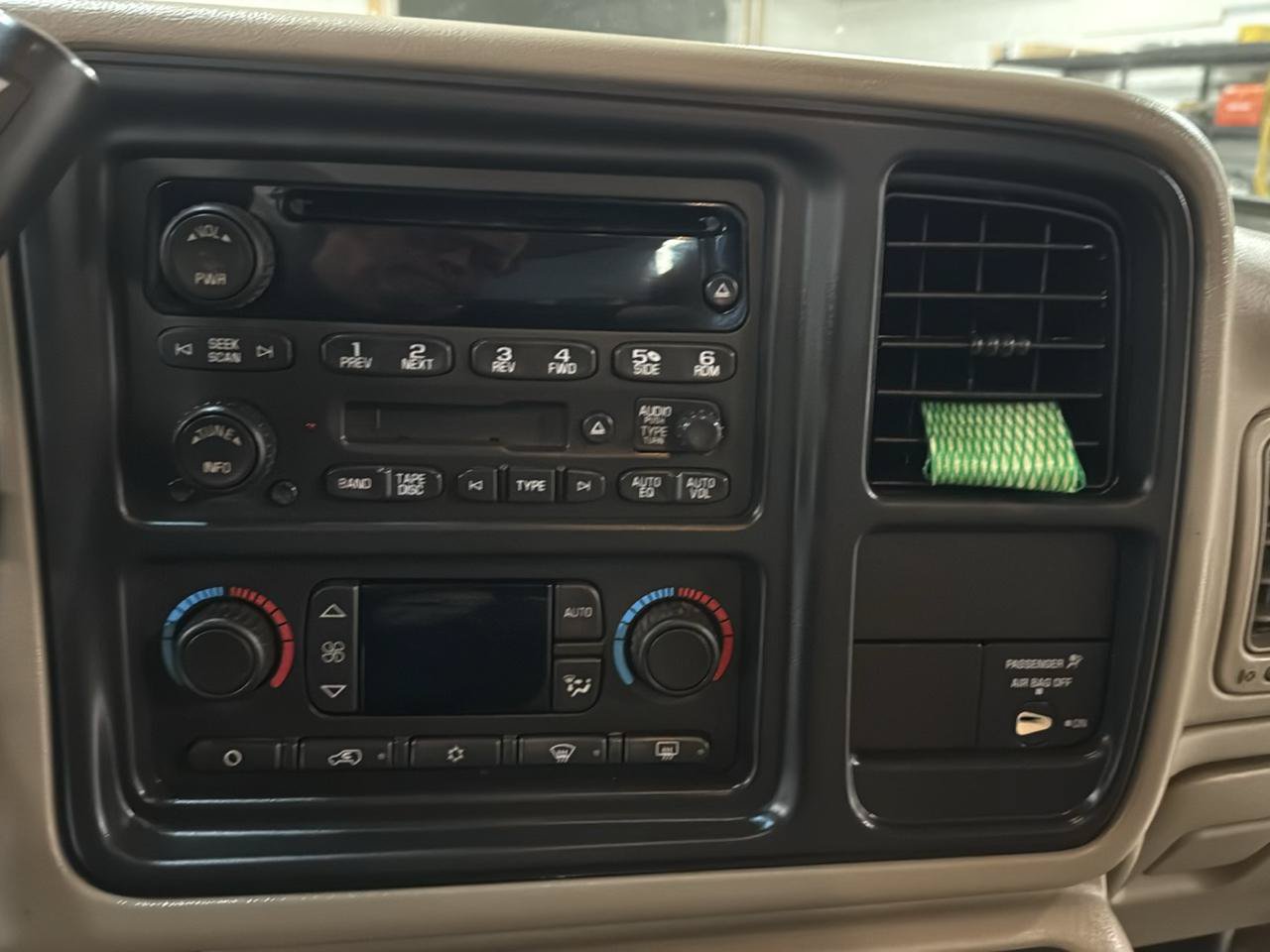 Used 2005 Chevrolet Silverado 2500 LT w/ Heavy-Duty Power Package AWD/4WD image 19