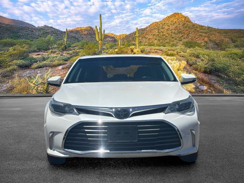 Used 2016 Toyota Avalon Limited w/ Toyota Safety Sense Package FWD image 9