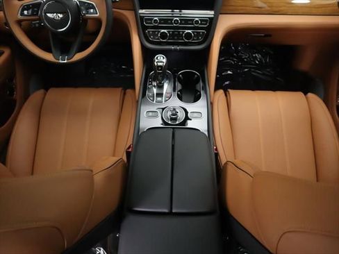 New 2025 Bentley Bentayga image 17