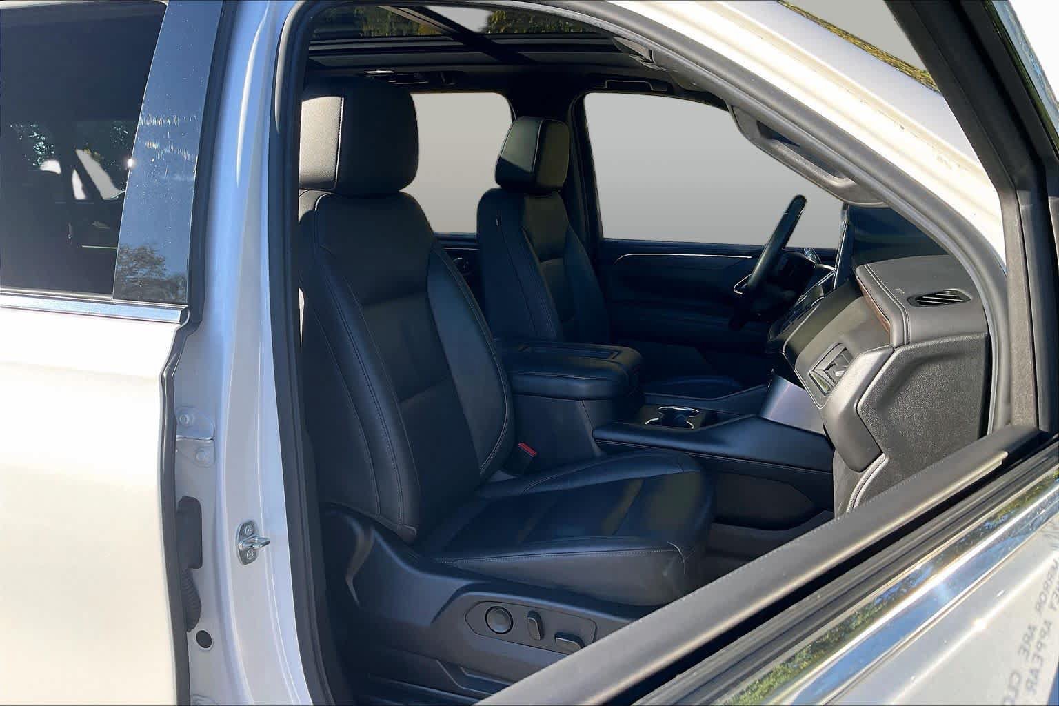Used 2021 Chevrolet Suburban LT AWD/4WD image 8