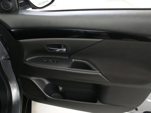 Used 2020 Mitsubishi Outlander ES AWD/4WD image 26