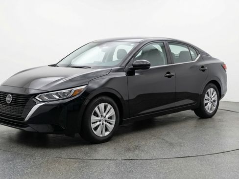 Used 2025 Nissan Sentra S FWD image 3