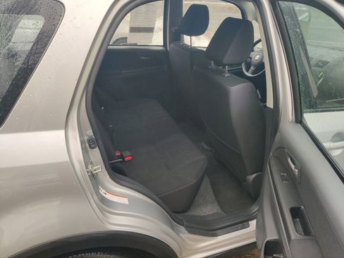Used 2011 Suzuki SX4 AWD Hatchback image 14