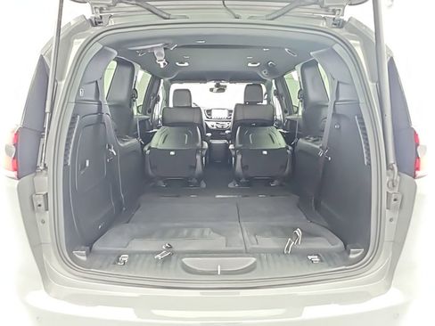 Used 2023 Chrysler Pacifica Touring-L w/ S Appearance Package FWD image 56