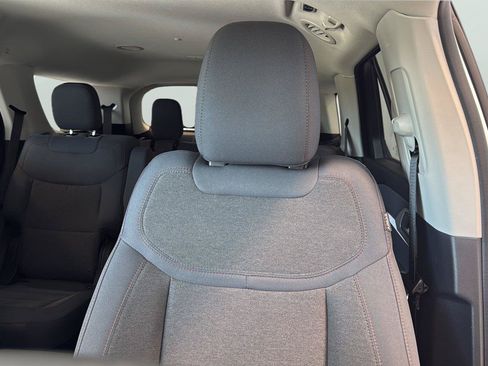 Used 2025 Ford Explorer Active AWD/4WD image 23