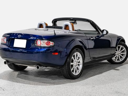 Used 2008 MAZDA MX-5 Miata Grand Touring w/ Premium Pkg RWD image 6