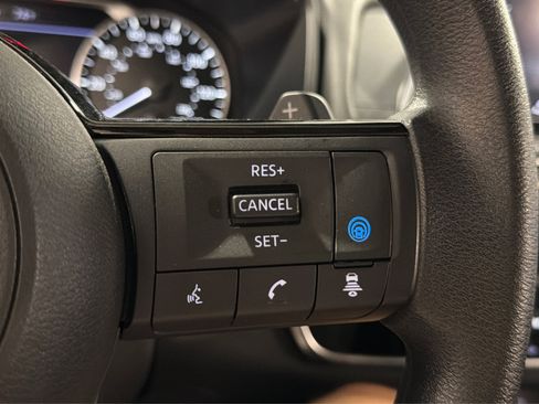 Used 2023 Nissan Rogue SV AWD/4WD image 23
