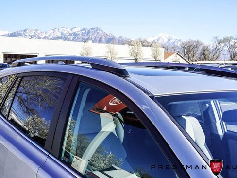 Used 2018 Toyota RAV4 XLE image 4