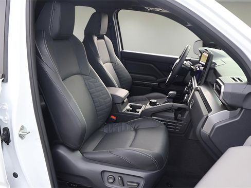 Certified 2025 Toyota 4Runner TRD Off-Road Premium image 20