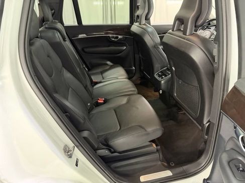 Used 2018 Volvo XC90 T6 Momentum w/ Convenience Package AWD/4WD image 11