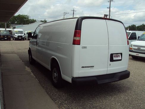 Used 2007 Chevrolet Express 1500 AWD image 5