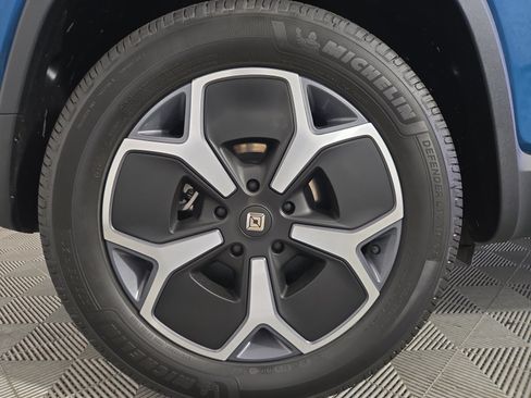 Used 2024 Rivian R1S Adventure Dual AWD/4WD image 12