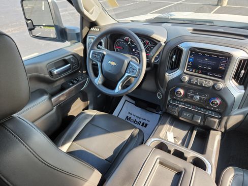 Used 2020 Chevrolet Silverado 2500 LTZ AWD/4WD image 15