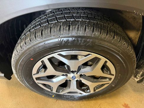 Certified 2023 Subaru Forester Premium AWD/4WD image 8