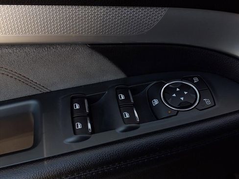 Used 2017 Ford Explorer XLT w/ Equipment Group 202A image 18